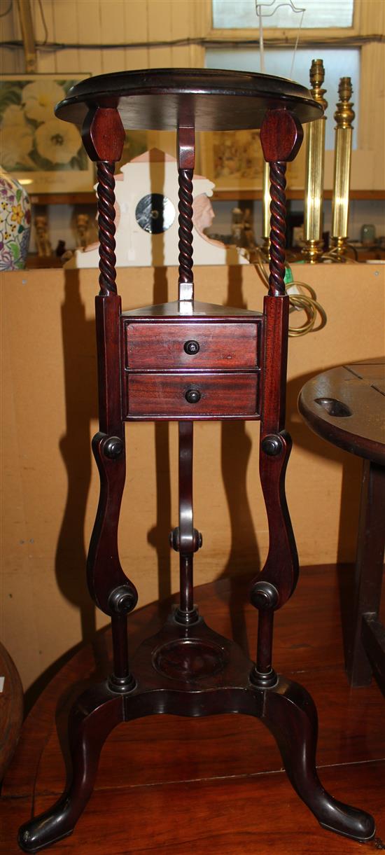 Mahogany wig stand(-)
